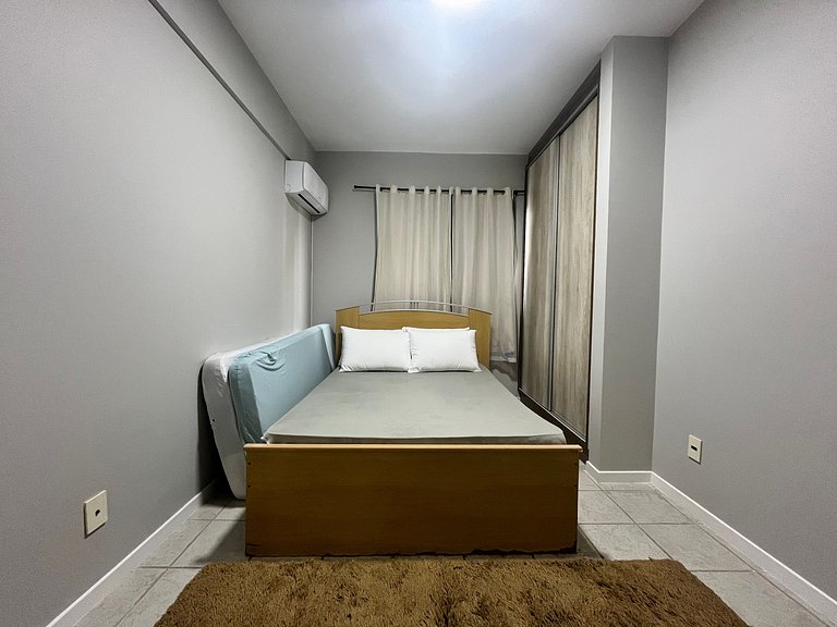 B078 - Apto sobre a Avenida de Bombas perto do mar