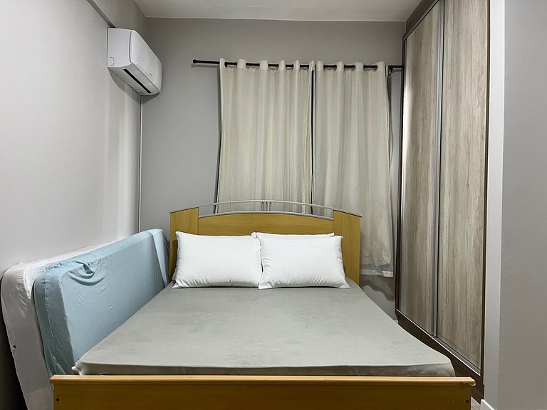 B078 - Apto sobre a Avenida de Bombas perto do mar