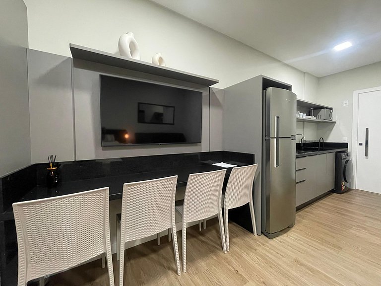 B256 - Apto para 04 pessoas com piscina vista mar