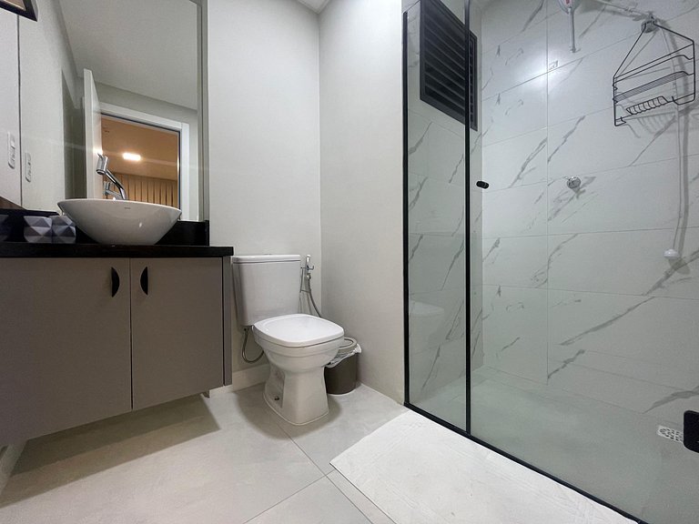 B256 - Apto para 04 pessoas com piscina vista mar