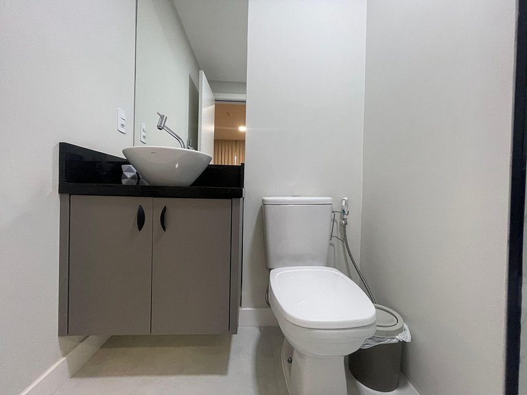 B256 - Apto para 04 pessoas com piscina vista mar