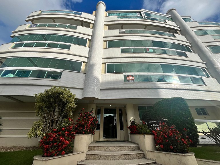 B254- Apto 3 quartos com 2 vagas de garagem Bombas