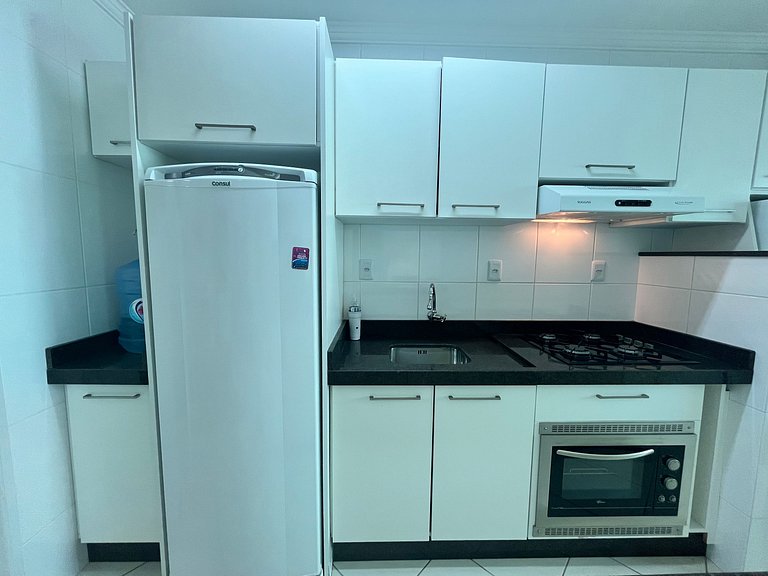 B254- Apto 3 quartos com 2 vagas de garagem Bombas