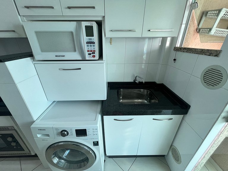 B254- Apto 3 quartos com 2 vagas de garagem Bombas