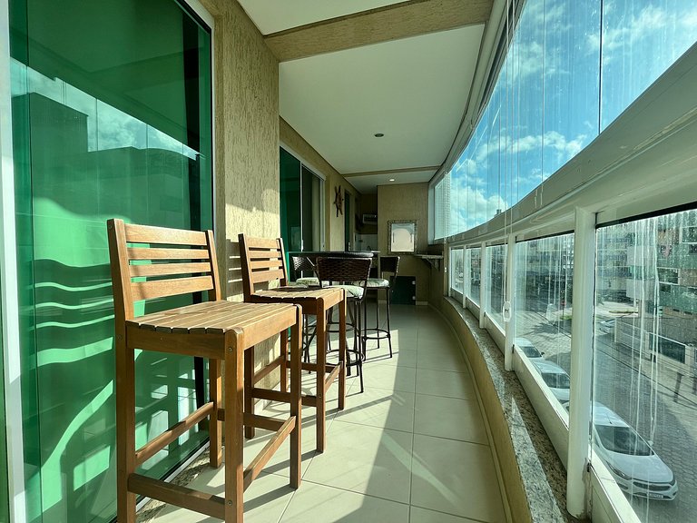 B254- Apto 3 quartos com 2 vagas de garagem Bombas