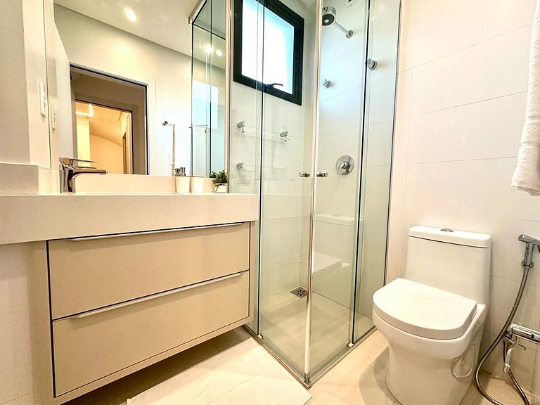 B258 - Apto de luxo com vista mar em Bombinhas