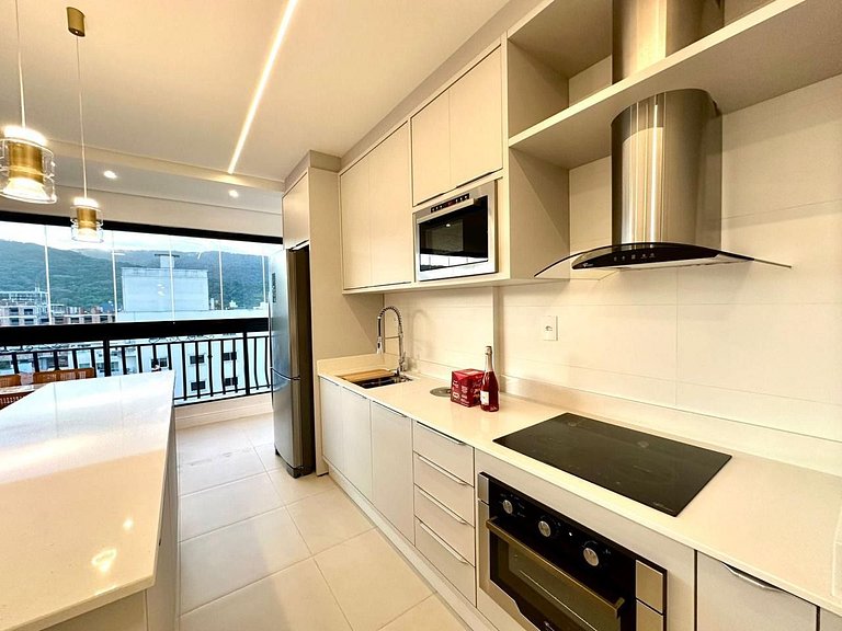 B258 - Apto de luxo com vista mar em Bombinhas