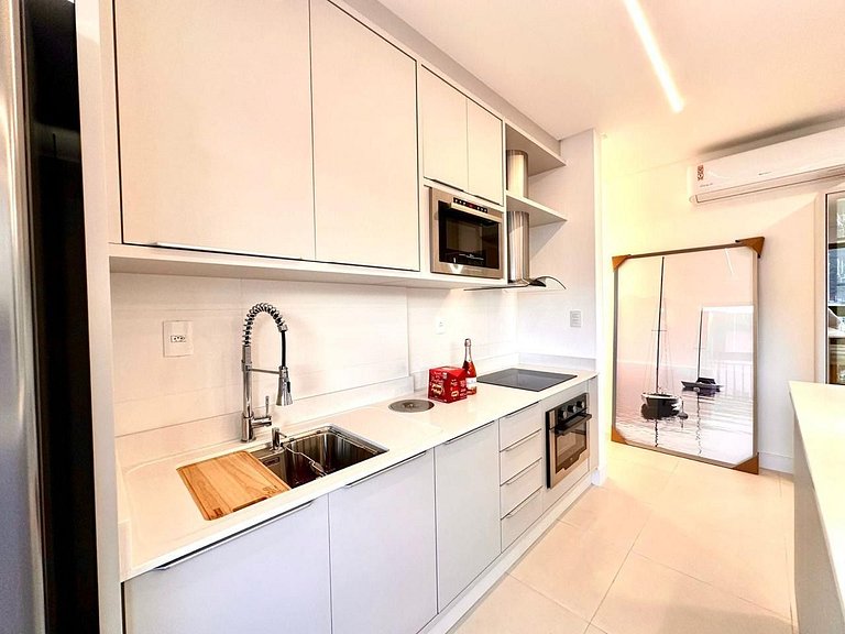 B258 - Apto de luxo com vista mar em Bombinhas