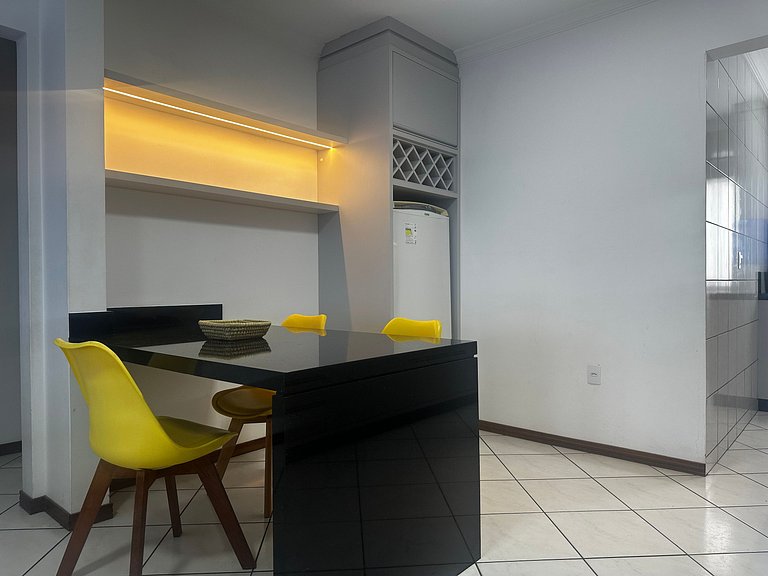 Cobertura 3 quartos para 8 pessoas, pertinho da praia !