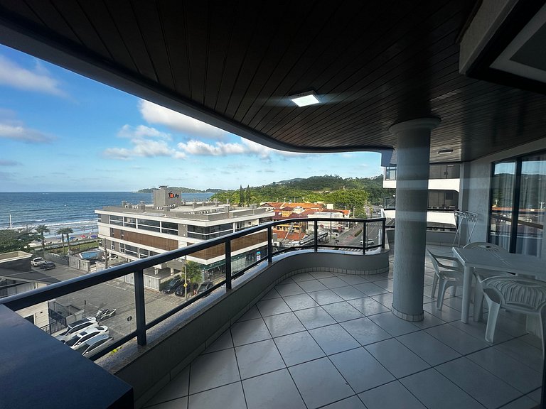 Cobertura 3 quartos para 8 pessoas, pertinho da praia !