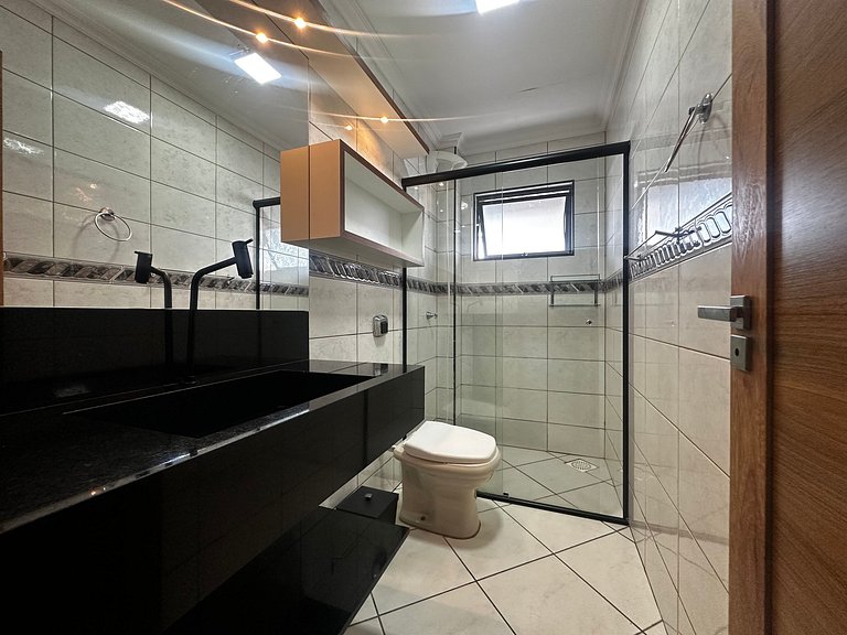 Cobertura 3 quartos para 8 pessoas, pertinho da praia !