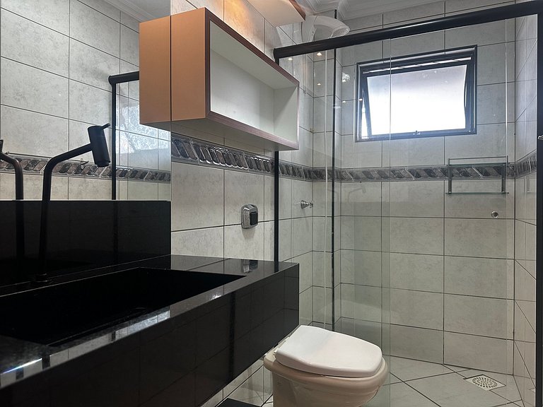 Cobertura 3 quartos para 8 pessoas, pertinho da praia !