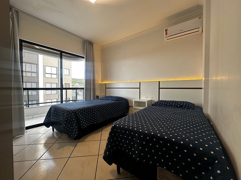 Cobertura 3 quartos para 8 pessoas, pertinho da praia !