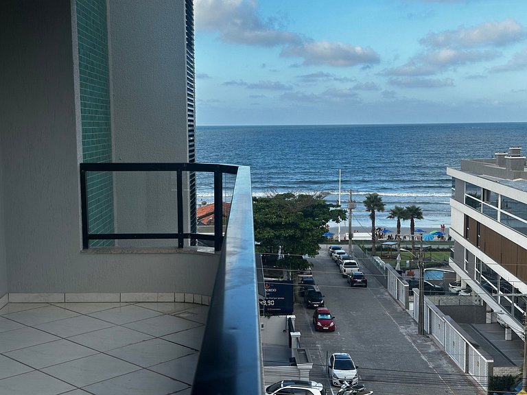 Cobertura 3 quartos para 8 pessoas, pertinho da praia !