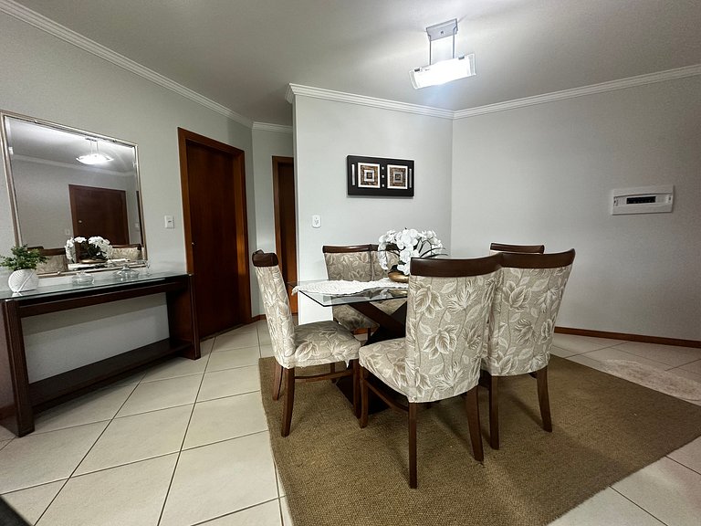 B254- Apto 3 quartos com 2 vagas de garagem Bombas