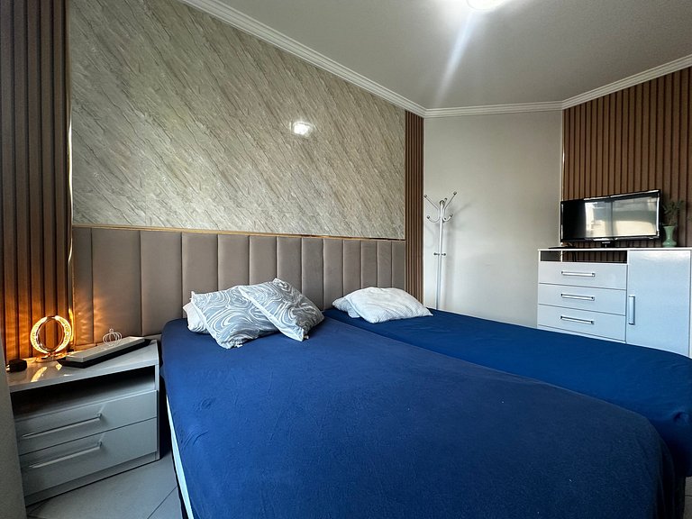 B254- Apto 3 quartos com 2 vagas de garagem Bombas