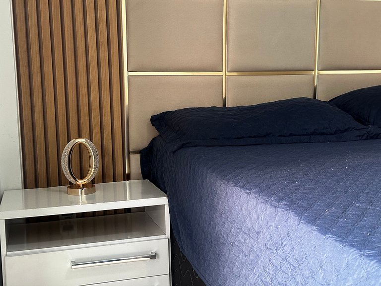 B254- Apto 3 quartos com 2 vagas de garagem Bombas