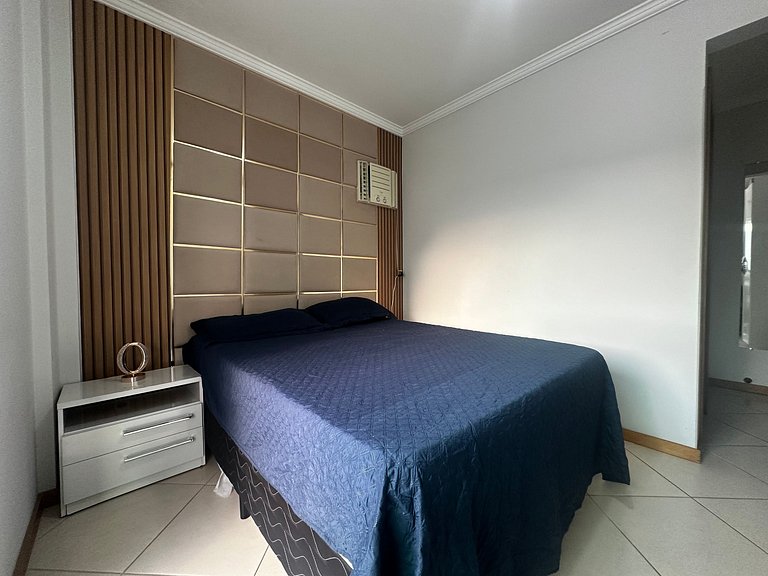 B254- Apto 3 quartos com 2 vagas de garagem Bombas