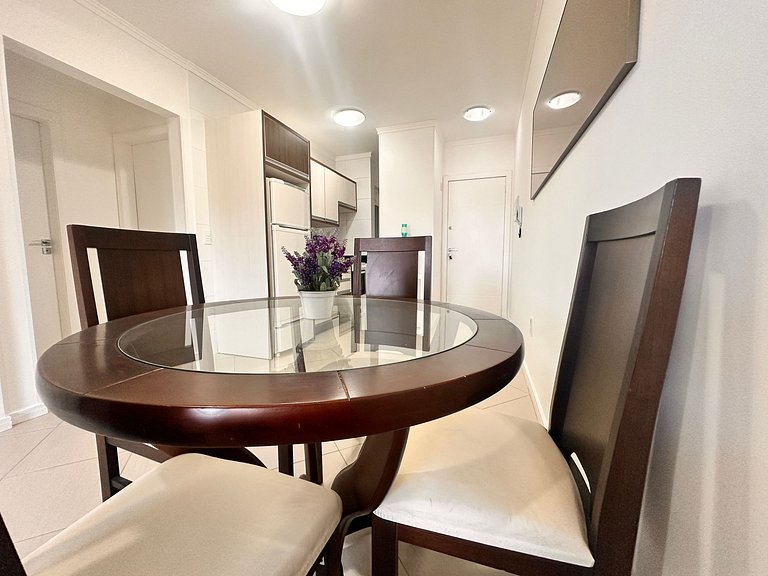 B275 - Apto 02 quartos em Bombas com churrasqueira