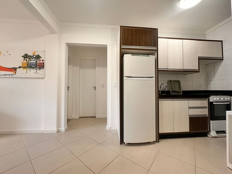 B275 - Apto 02 quartos em Bombas com churrasqueira