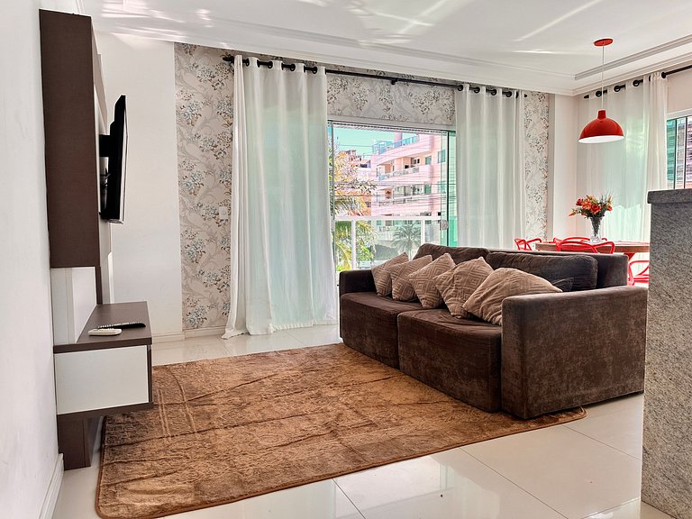 B100 - Apartamento para aluguel próximo à praia para até 8 p