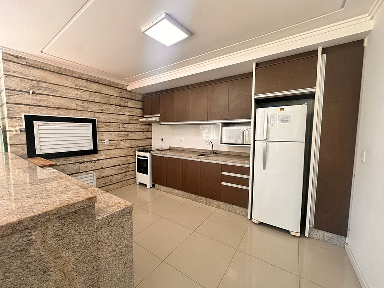 B100 - Apartamento para aluguel próximo à praia para até 8 p