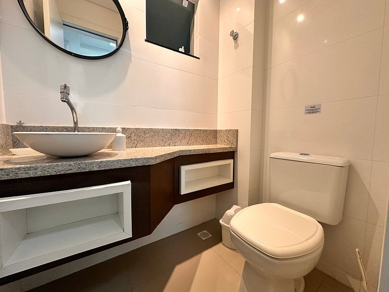 B100 - Apartamento para aluguel próximo à praia para até 8 p