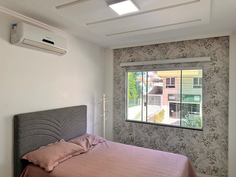 B100 - Apartamento para aluguel próximo à praia para até 8 p