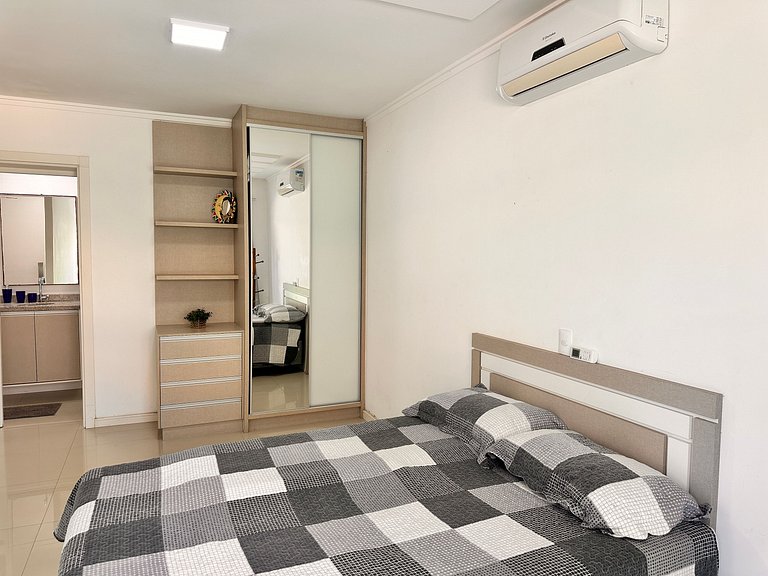 B100 - Apartamento para aluguel próximo à praia para até 8 p