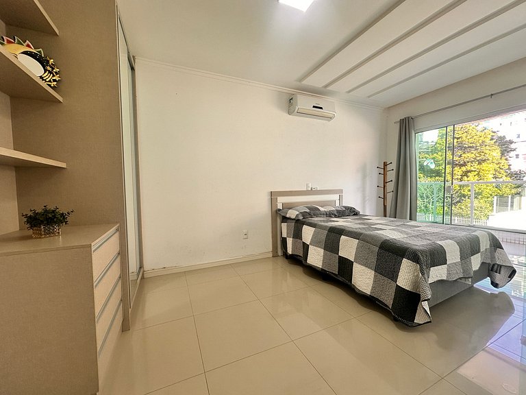 B100 - Apartamento para aluguel próximo à praia para até 8 p