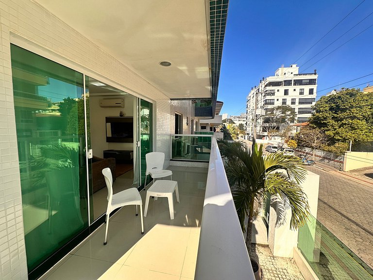 B100 - Apartamento para aluguel próximo à praia para até 8 p