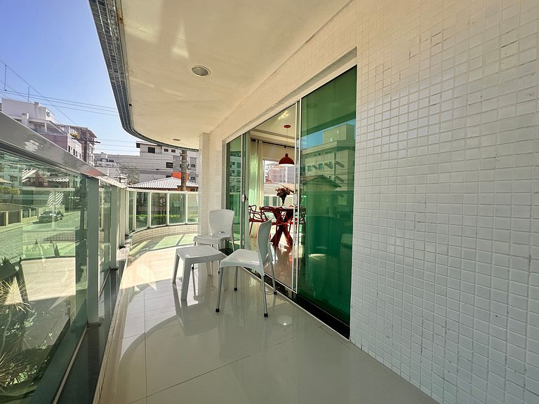B100 - Apartamento para aluguel próximo à praia para até 8 p