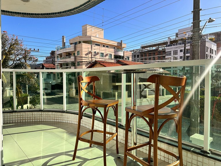 B100 - Apartamento para aluguel próximo à praia para até 8 p