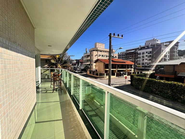 B100 - Apartamento para aluguel próximo à praia para até 8 p