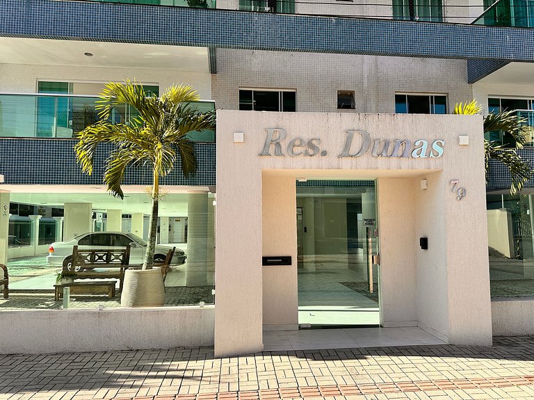 B100 - Apartamento para aluguel próximo à praia para até 8 p