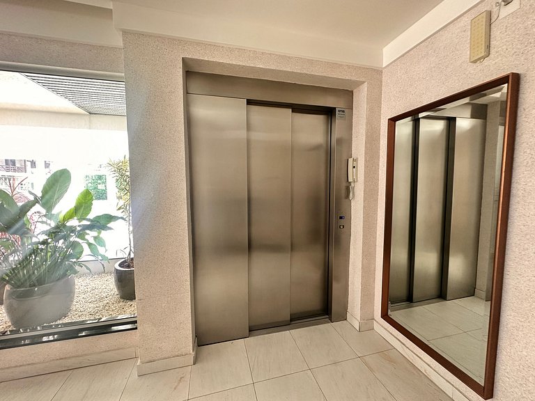 B100 - Apartamento para aluguel próximo à praia para até 8 p