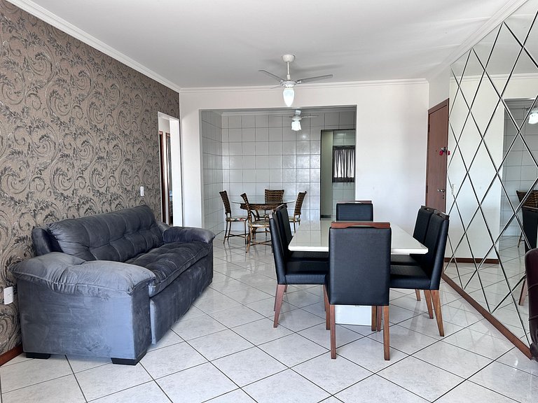 B483 - Apartamento de 3 quartos próximo à praia