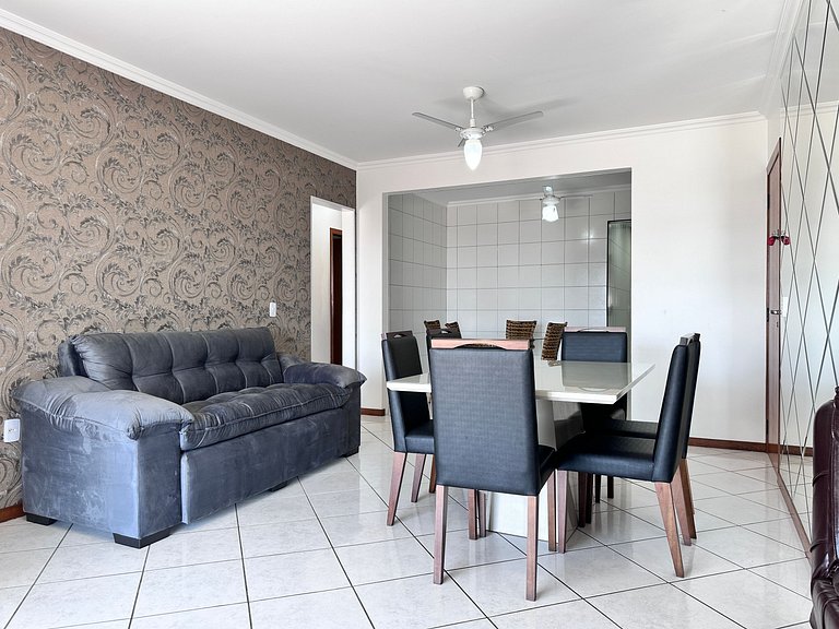 B483 - Apartamento de 3 quartos próximo à praia