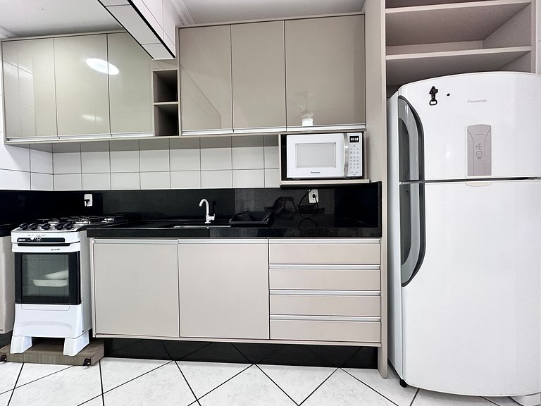 B483 - Apto 3 quartos perto do mar em Bombinhas