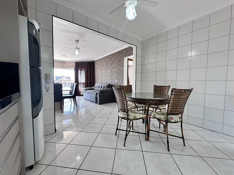 B483 - Apto 3 quartos perto do mar em Bombinhas