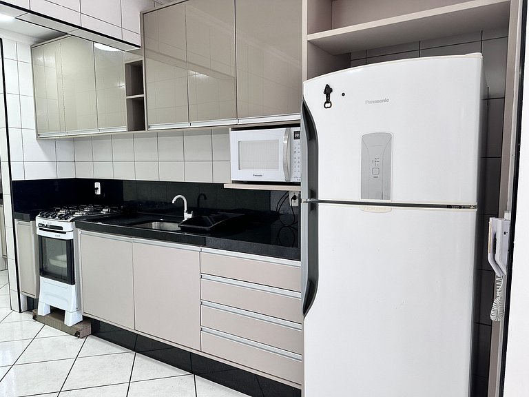 B483 - Apto 3 quartos perto do mar em Bombinhas