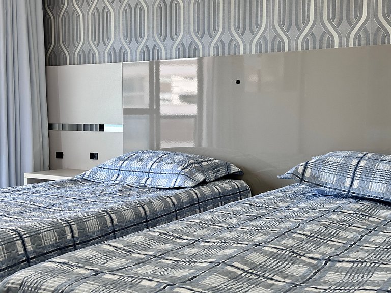 B483 - Apto 3 quartos perto do mar em Bombinhas