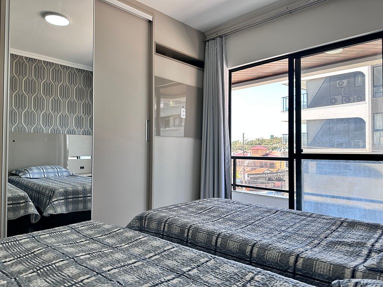 B483 - Apto 3 quartos perto do mar em Bombinhas