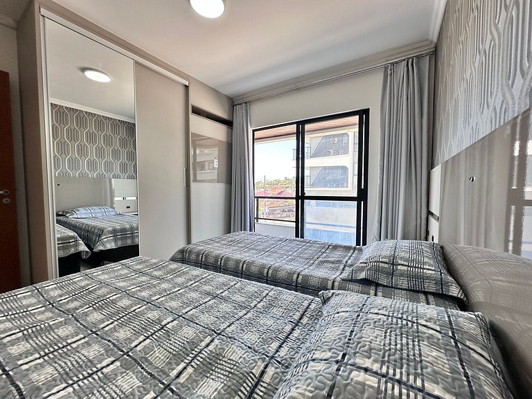 B483 - Apto 3 quartos perto do mar em Bombinhas