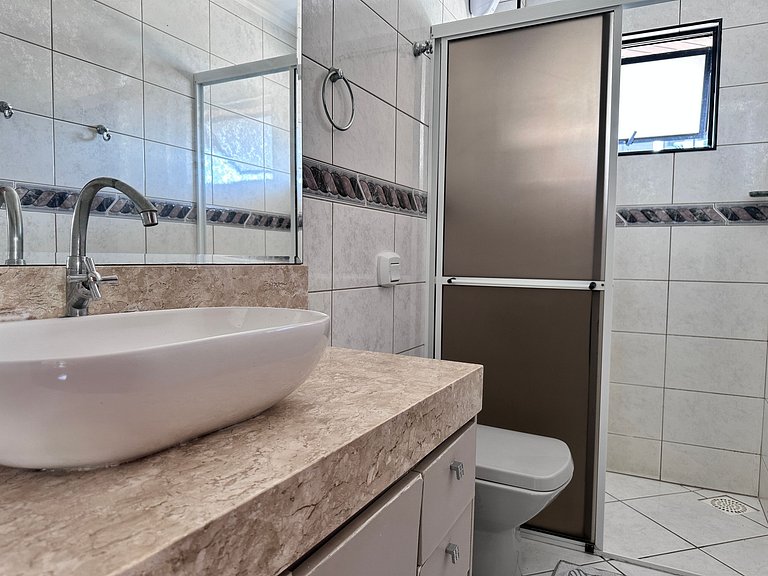 B483 - Apartamento de 3 quartos próximo à praia
