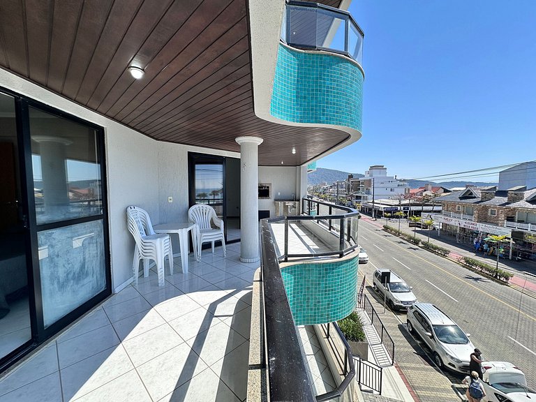 B483 - Apartamento de 3 quartos próximo à praia