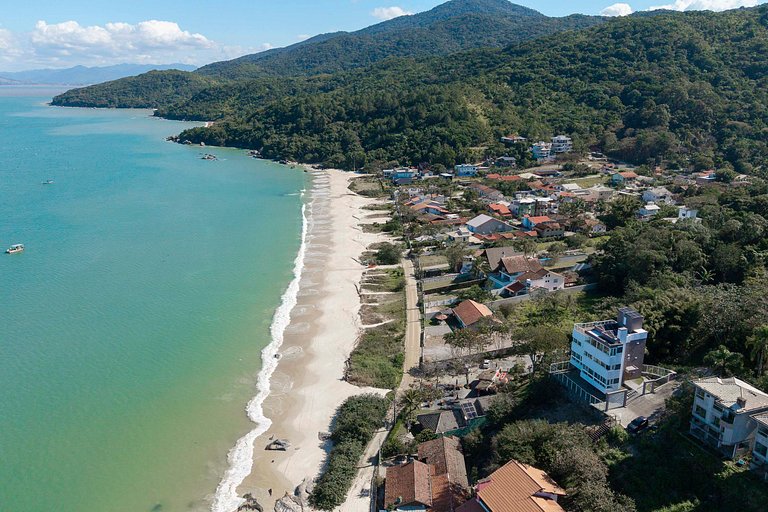 B300 - Casa Beira Mar com piscina Privativa