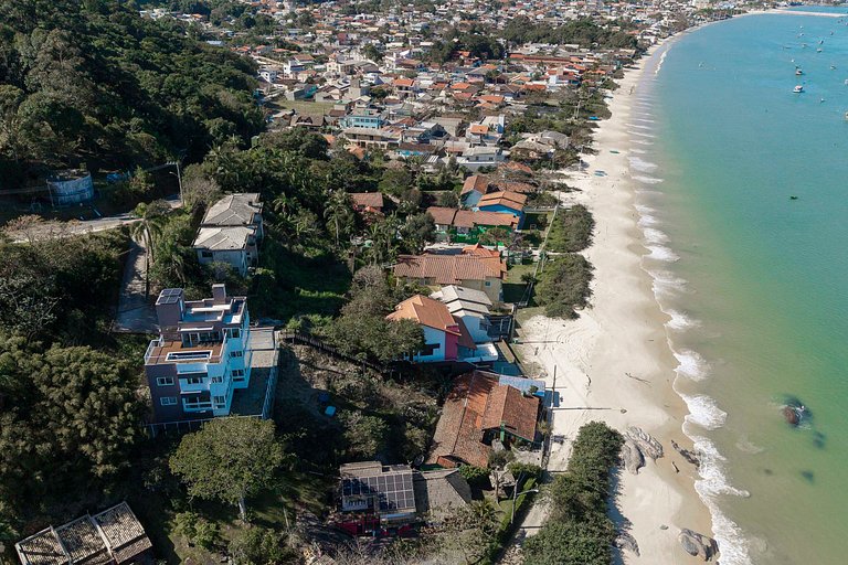 B300 - Casa Beira Mar com piscina Privativa