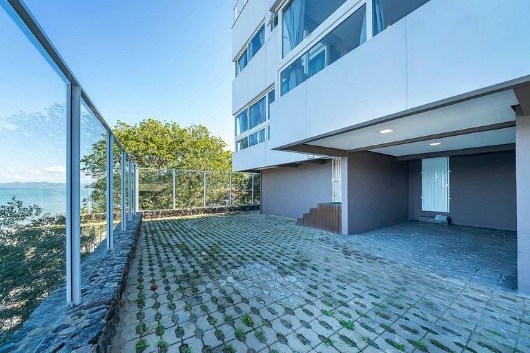 B300 - Casa Beira Mar com piscina Privativa