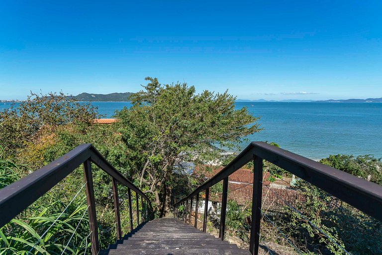 B300 - Casa Beira Mar com piscina Privativa